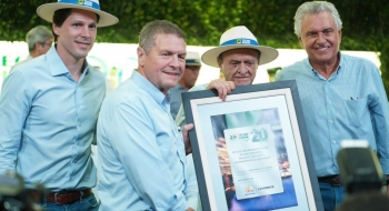 Na Tecnoshow, Caiado reforça prioridade ao agro